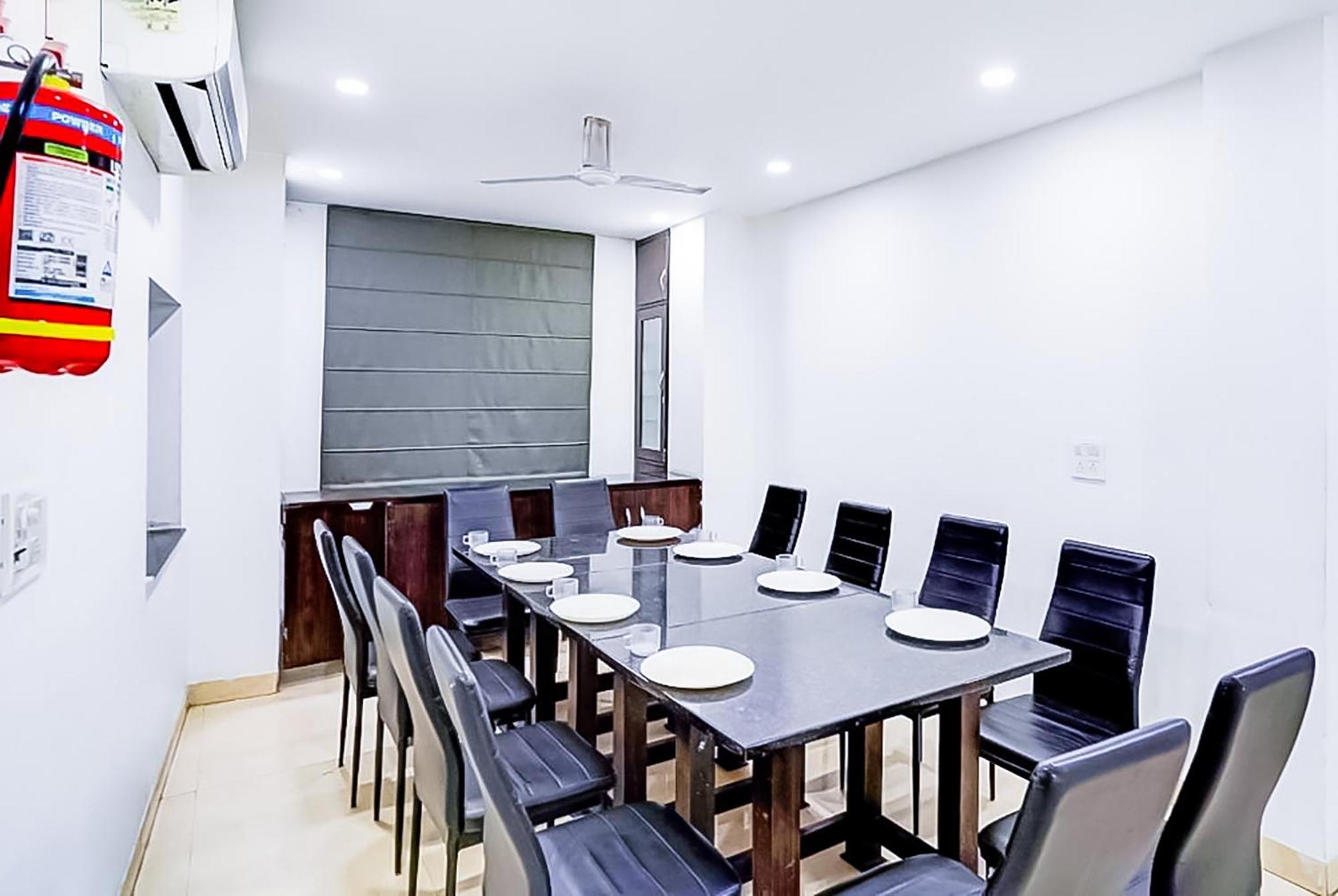 Family Rooms Inn - Shalimarbagh Ню Делхи Екстериор снимка