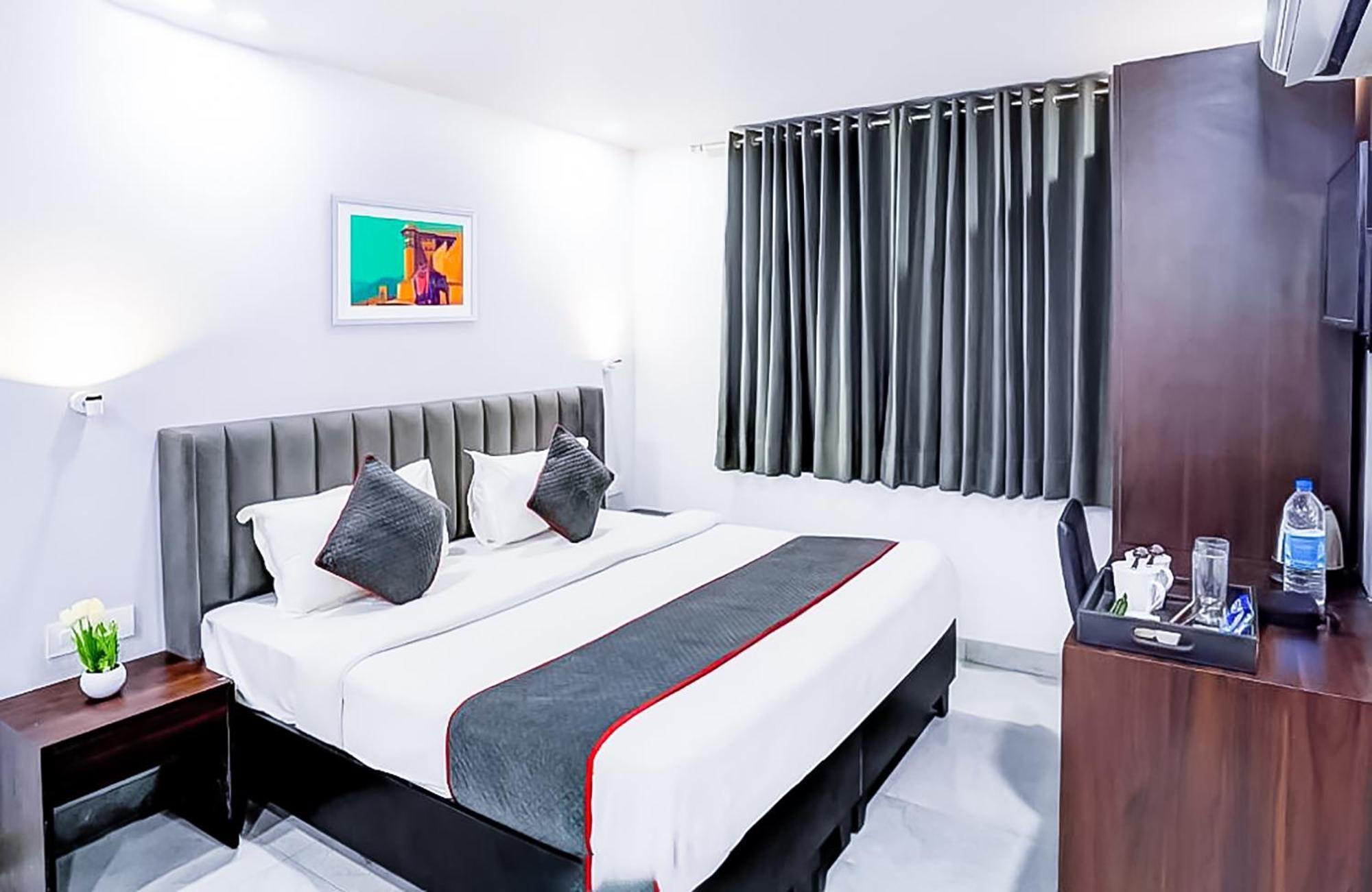 Family Rooms Inn - Shalimarbagh Ню Делхи Екстериор снимка