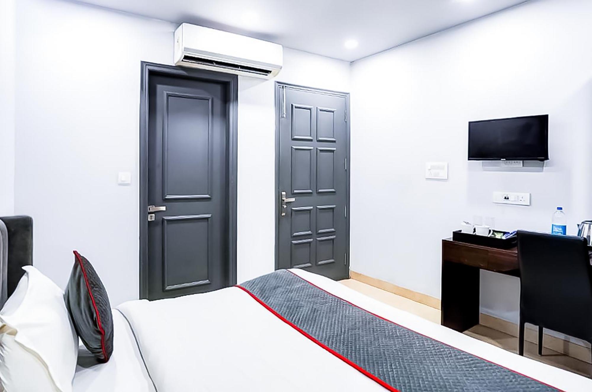 Family Rooms Inn - Shalimarbagh Ню Делхи Екстериор снимка