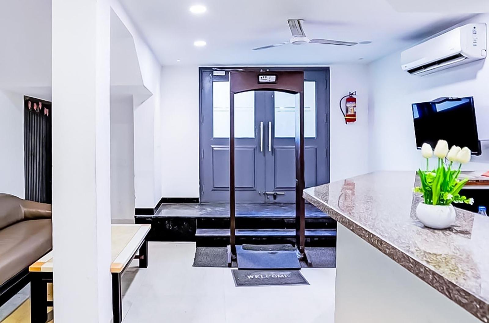 Family Rooms Inn - Shalimarbagh Ню Делхи Екстериор снимка